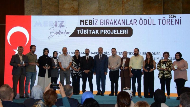 RİZE’DE BİR İLK:İZ BIRAKANLAR ÖDÜL TÖRENİ