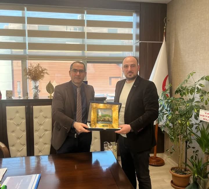 Yeşilay’dan Rize İl Sağlık Müdürü Demiral’a ziyaret Yeşilay Rize Şube Başkanı
