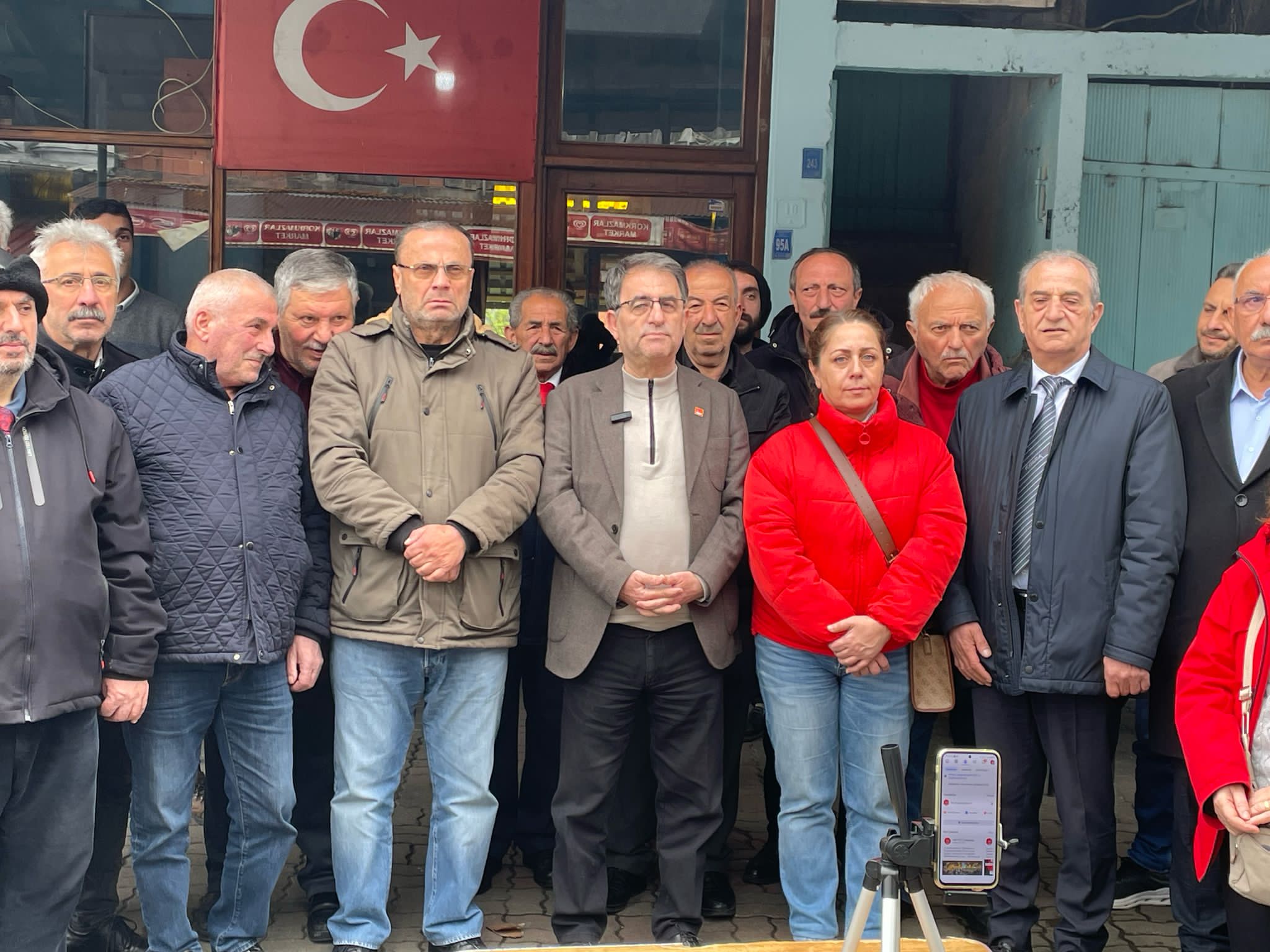 CHP’ li Deniz’ den AKP’li Katmer’e,” Çaykur Babanızın Çiftliği Değil. İşçiler Kura ile Alınacak”