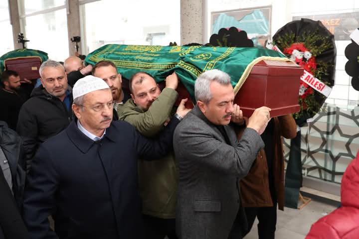Fransa’da yangında vefat eden kuru kardeşler ebediyete uğurlandı