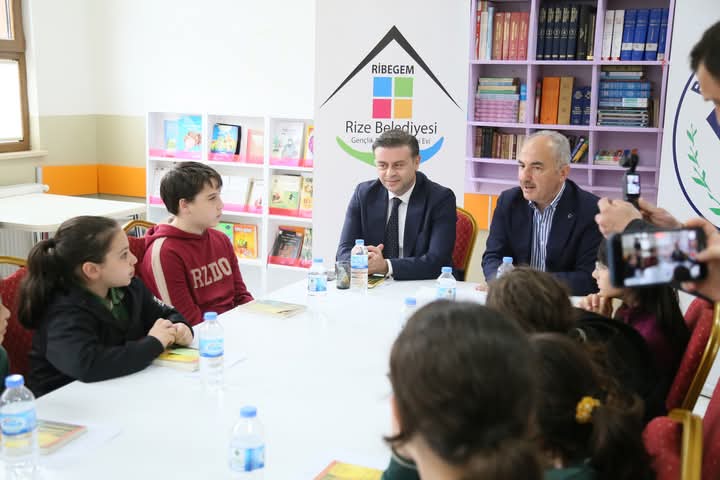 KİTAP OKUMA ETKİNLİĞİ DÜZENLENDİ