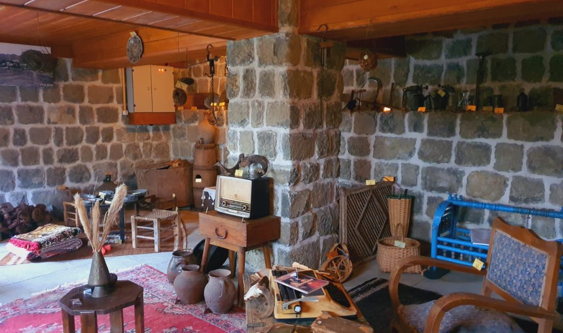 Ziyaretçileri tarihi bir seyre