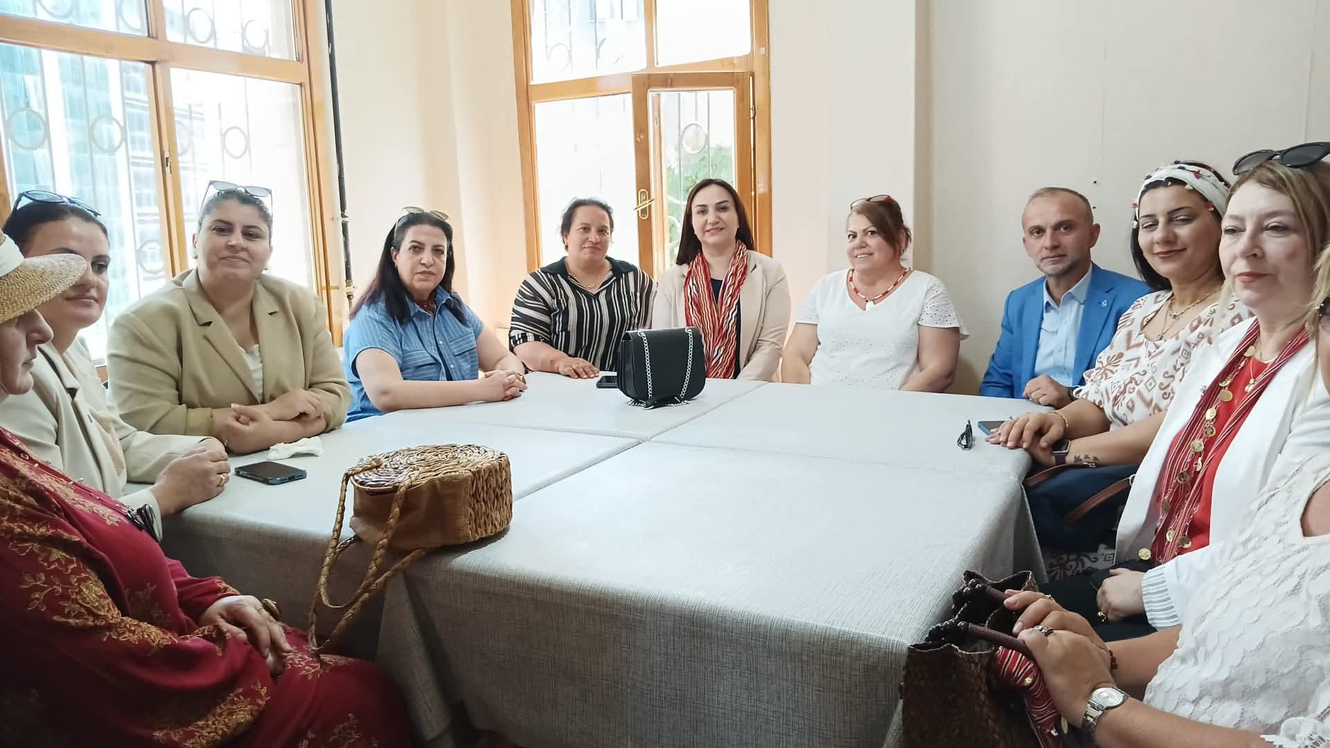 DEVA Partisi Kadın Politikaları Heyeti Rize’de Kadın İş Gücüyle Buluştu