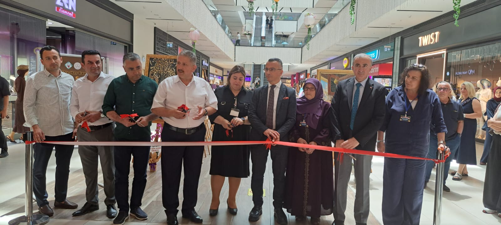 Sanatın Yaşı Yok: “7’den 70’e Her Yaşta Sanat” Sergisi Açıldı