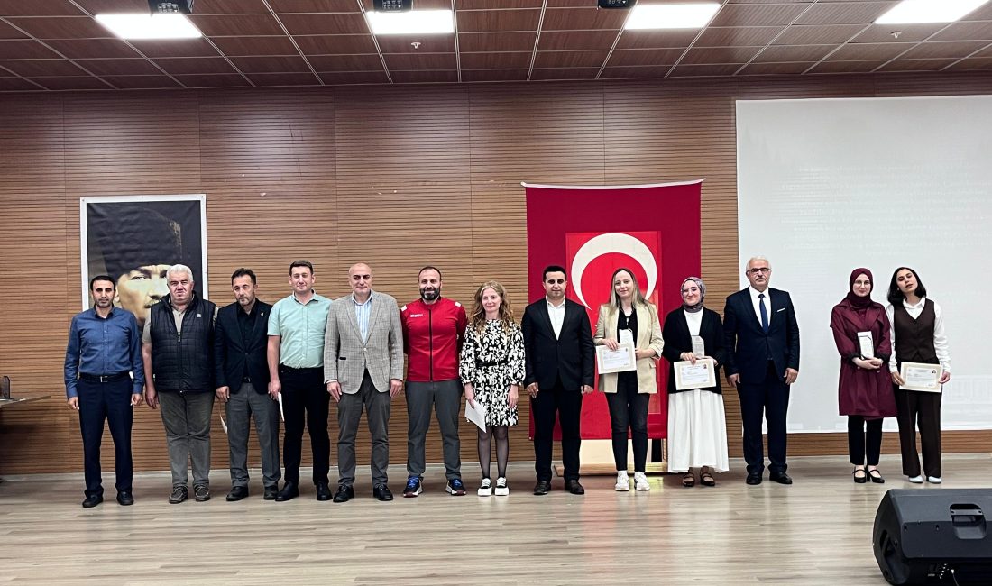 “Yağmurda Yazılanlar” Çamlıhemşin’de Kültürle Yağdı Genç Yazarlar ve Öğrencilerden