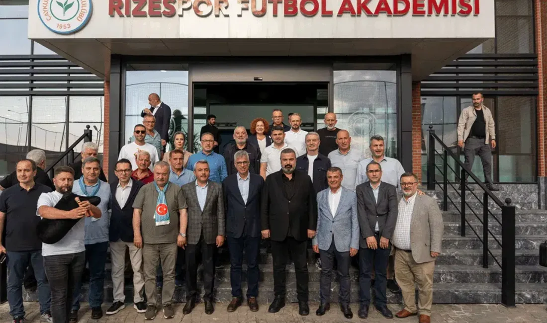 Sağlık Bakanı Kemal Memişoğlu’ndan Çaykur Rizespor’a Moral Ziyareti Sağlık Bakanı Prof. Dr. Kemal Memişoğlu, Trendyol Süper Lig’in 1.