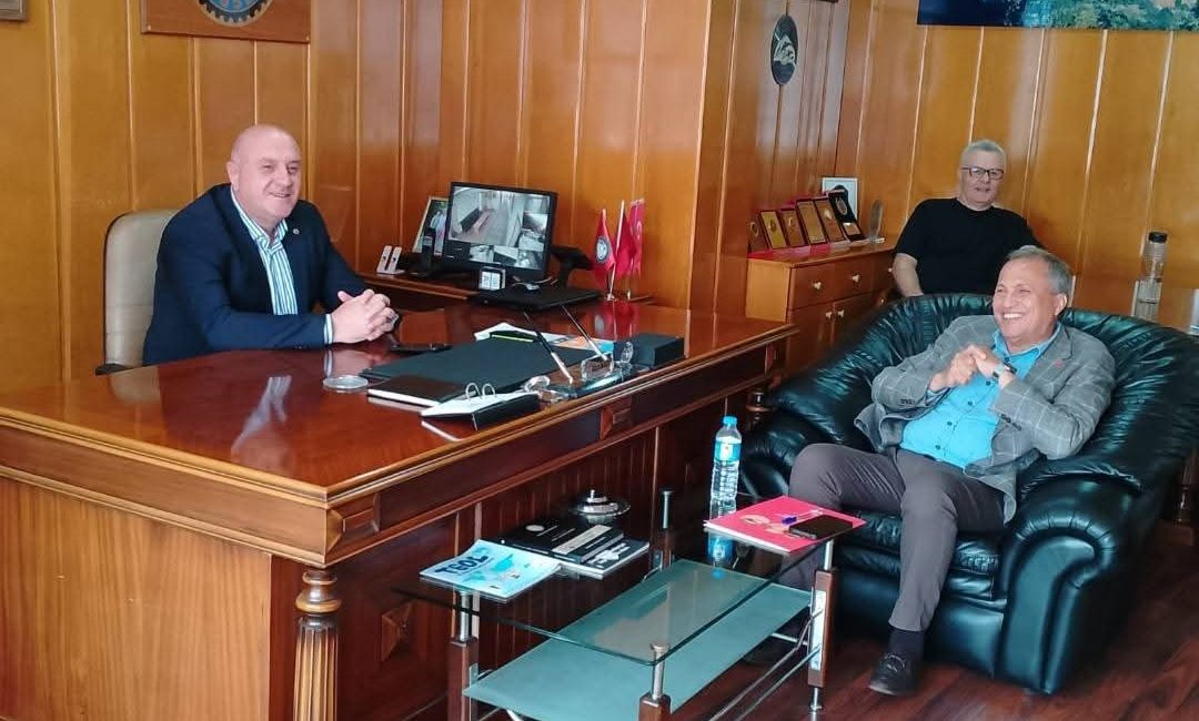 CHP’li Vekiller Rize’de İşçi Sorunlarını Gündeme Taşıdı CHP Milletvekilleri Seyit Torun (Ordu), Tahsin Özcan ve Yüksel Taşkın,