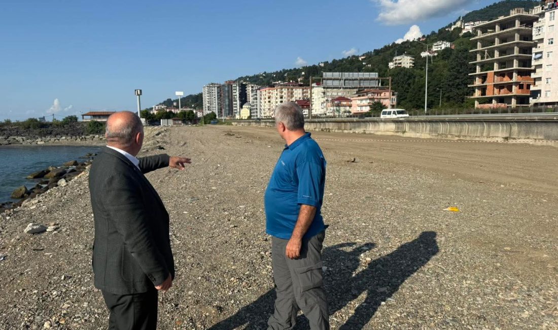 Rize'nin Çayeli İlçe Belediye Başkanı İsmail Hakkı Çiftçi "Masa başında