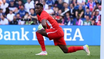 Fransız Medyasında yer alan habere göre Afrika şampiyonu file bekçisinin,