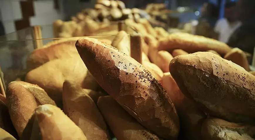 Rize’de halkın tepkisiyle karşılanan ekmek zammı yine halkın fedakârlığıyla son