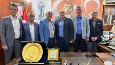 Terziler Konfeksiyoncular Federasyonu Genel Başkanı Sefa Şen, beraberinde Federasyon Başkan