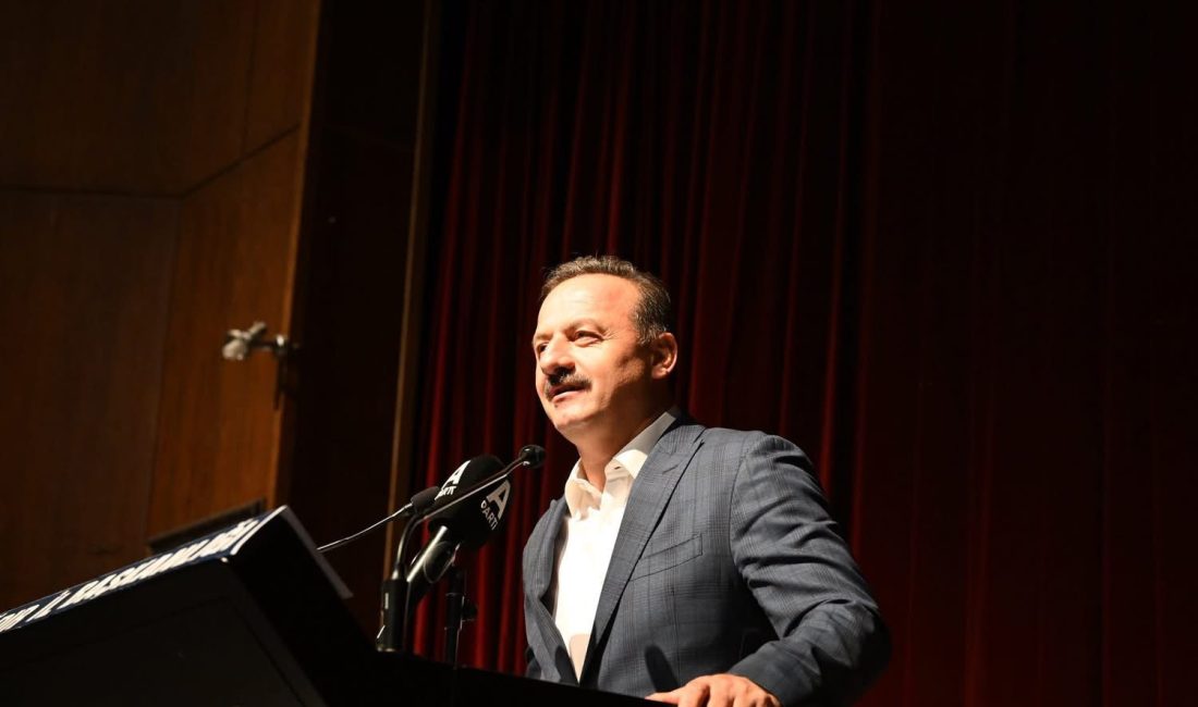 Anahtar Parti Iğdır İl Başkanı Adem Turaç, Genel Başkan Yavuz