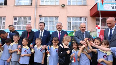 Rize’de 2025-2026 eğitim-öğretim yılının başlaması münasebetiyle Vakıflar İlkokulunda açılış töreni