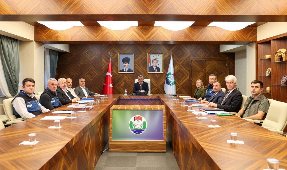 Vali İhsan Selim Baydaş başkanlığında, il.genelinde sokak hayvanlarının korunması ve