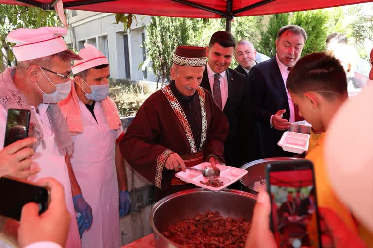 Artvin’de 38. Ahilik Haftası münasebetiyle Milli İrade Meydanı’nda kutlama programı