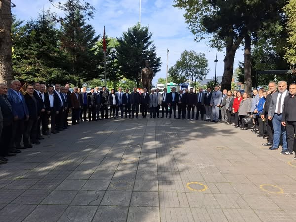 HOPA’DA MUHTARLAR GÜNÜ KUTLANDI Hopa’da yerel demokrasinin temel taşı, halkın en yakın temsilcileri olan