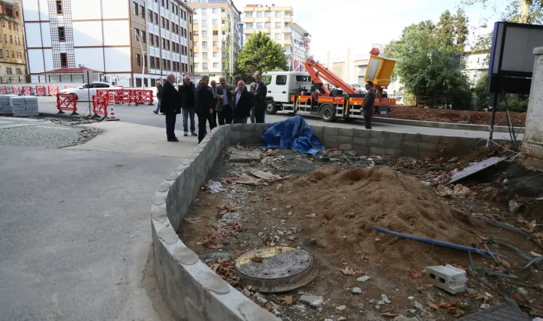 Rize’de Yol ve Menfez Çalışmaları Yerinde İncelendi Rize Belediye Başkanı Rahmi Metin, Karayolları Bölge Müdürü ve belediye