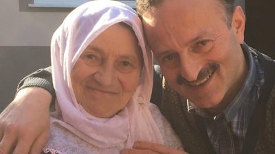 Rize’nin Üçkaya Köyü sakinlerinden, Kart Kardeşlerin anneleri Nurelem Kart (88),