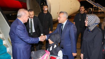 Bir dizi ziyaret, toplu açılış ve temel atma törenine katılmak