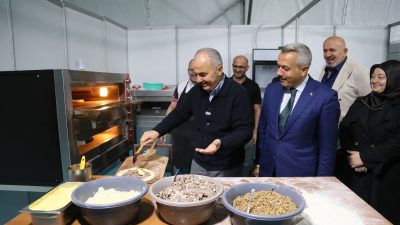 Rize Belediye Başkanı Rahmi Metin ve eşi Fatma Metin, Rize