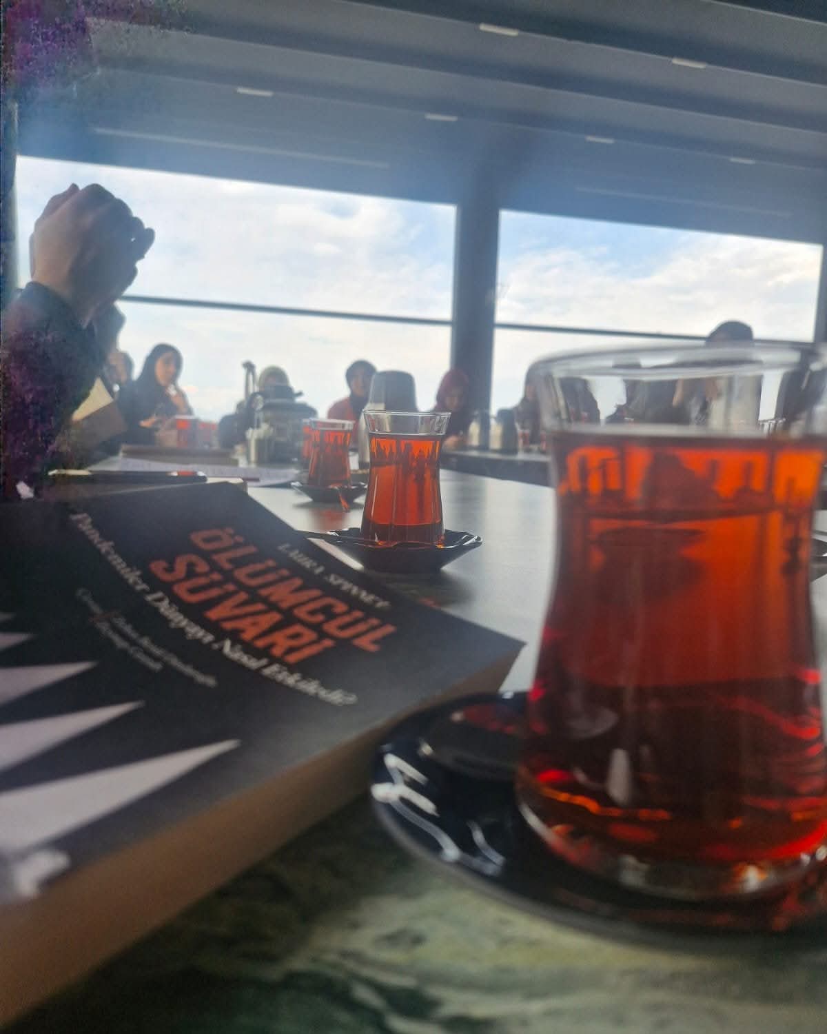Rize Belediyesi tarafından düzenlenen aylık kitap tahlil buluşmalarında bu ay