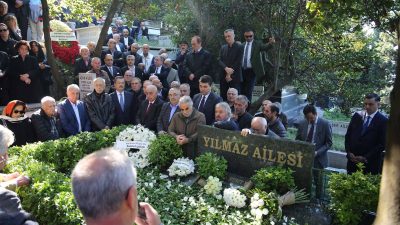 MERHUM BAŞBAKAN AHMET MESUT YILMAZ VEFATININ 5. YILINDAN MEZARI BAŞINDA