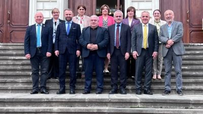 Rektör Prof. Dr. Yusuf Yılmaz beraberinde Rektör Yardımcısı Prof. Dr.