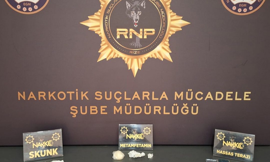 Rize’de Uyuşturucu Operasyonu: 5 Kişi Tutuklandı Rize Emniyet Müdürlüğü ekiplerince il genelinde yürütülen uyuşturucu ve uyarıcı