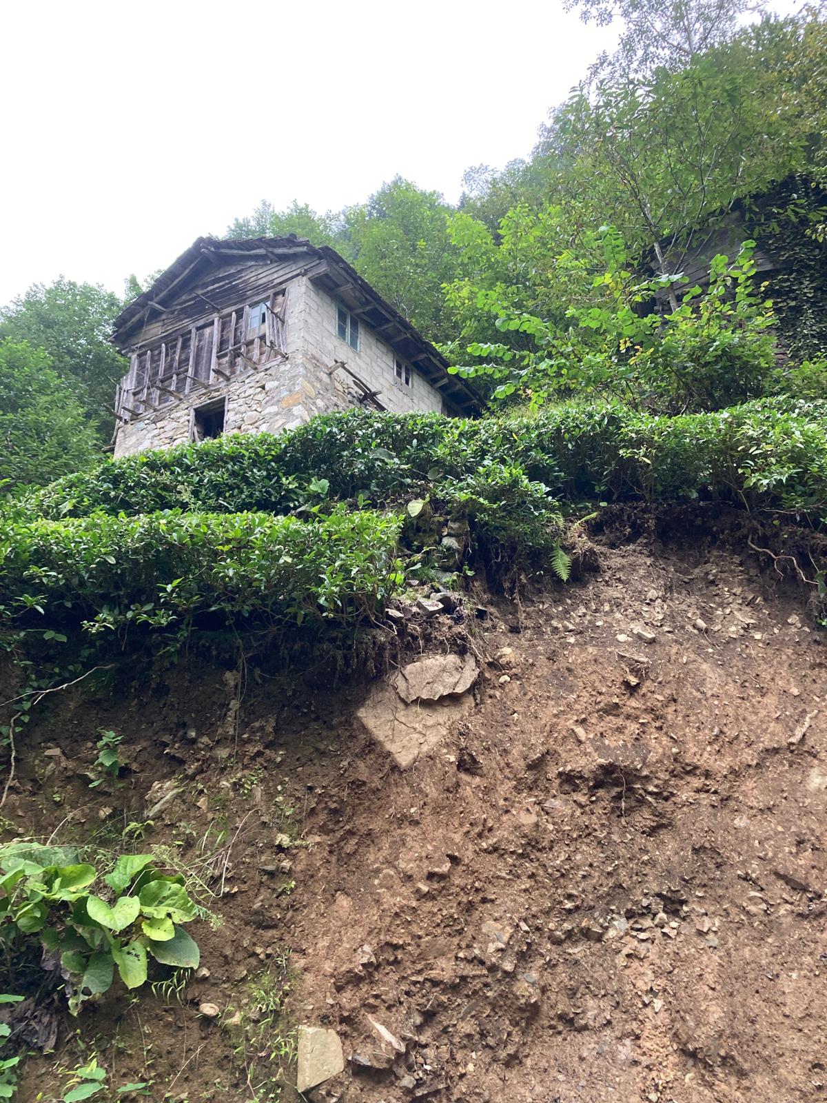 İKİZDERE-ŞİMŞİRLİ KÖYÜNDE MEYDANA GELEN HEYELANDA ÖZEL İDARE TARAFINDAN DUVAR YAPILMASI