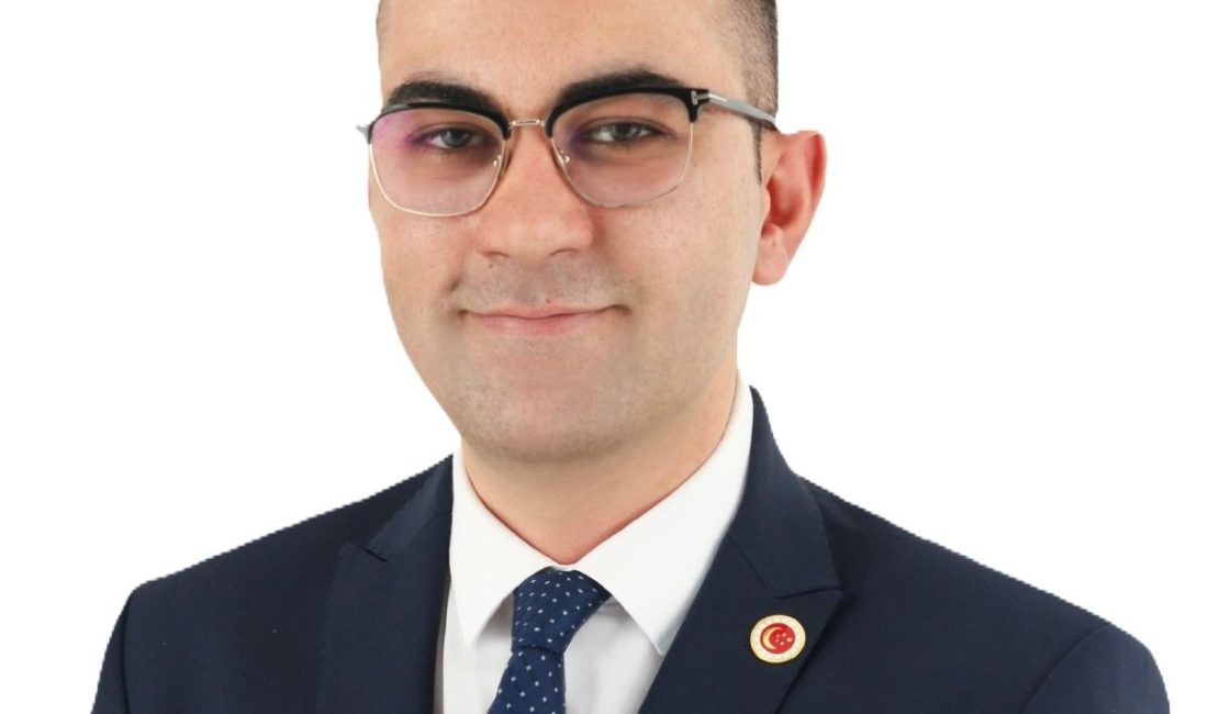 Saadet Partisi Çankaya İlçe Başkanı Selim Kayadan, siyasete genç yaşta