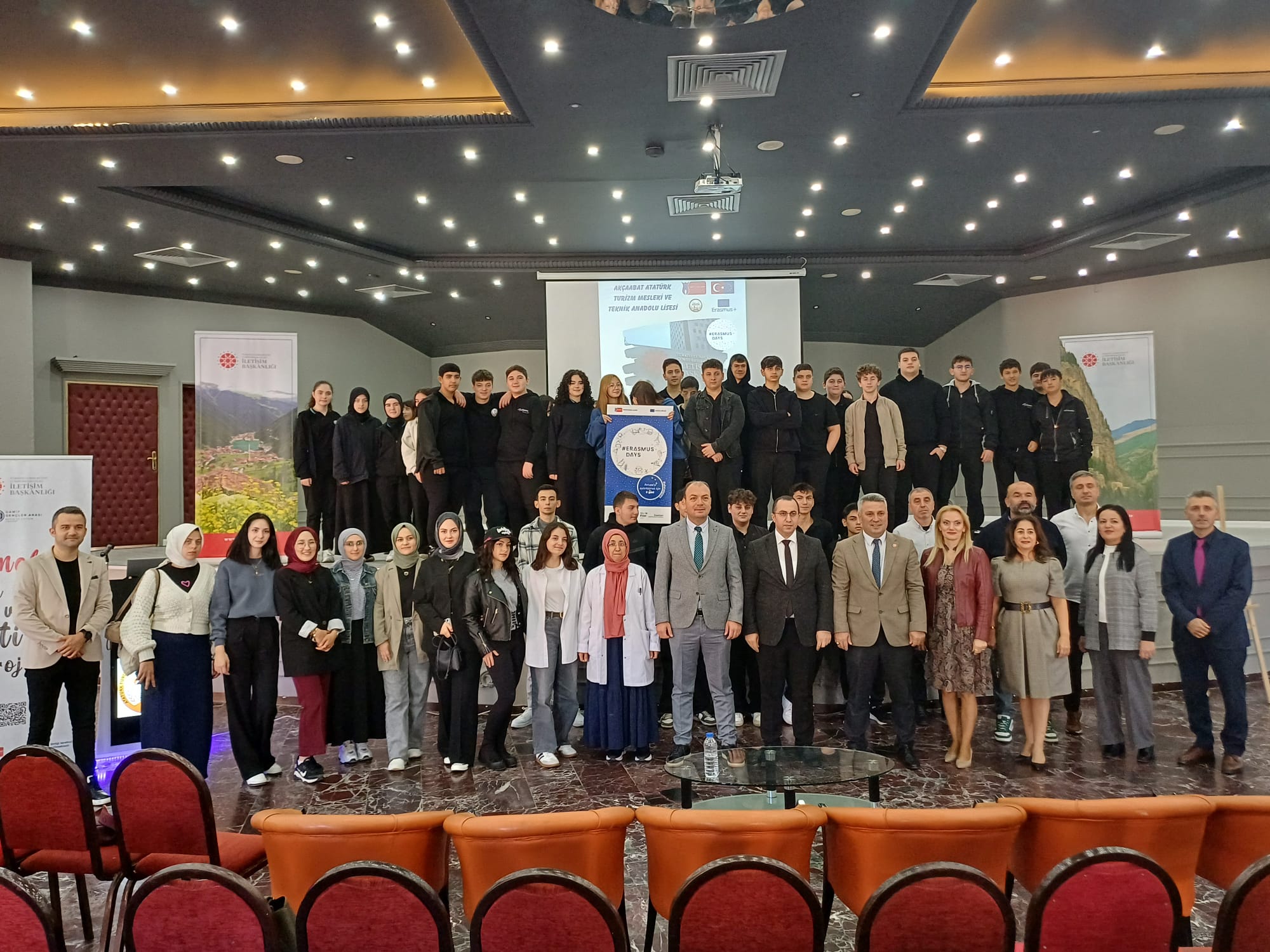 Erasmus Days 2025 etkinlikleri kapsamında, Akçaabat Uygulama Otelinde lise öğrencilerine