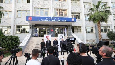 İçişleri Bakanı Ali Yerlikaya, Mersin merkezli 10 ilde gerçekleştirilen Narkokapan-Mersin