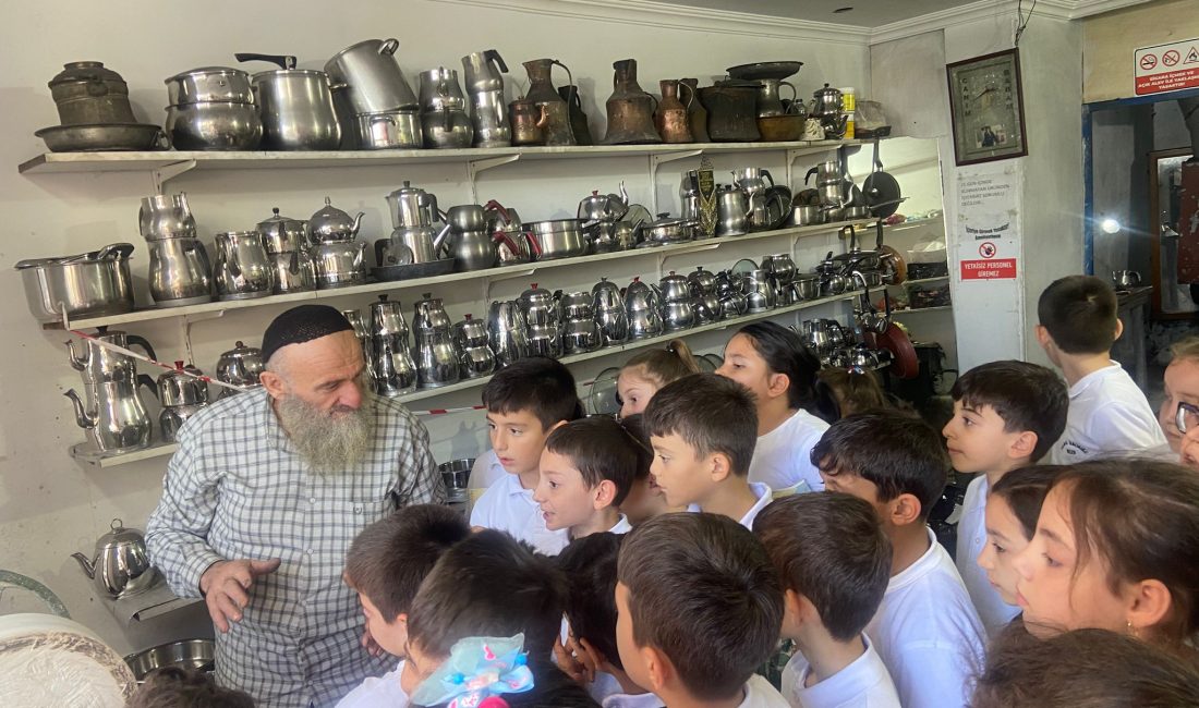 Rize TOBB İlkokulu 4/B sınıfı öğrencileri, öğretmenleri Meryem Eğrioğlu öncülüğünde