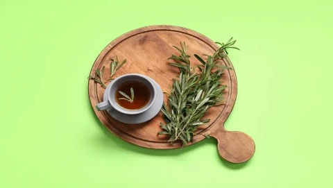 Biberiye çayı, biberiye bitkisinin yapraklarının demlenmesiyle elde edilen doğal bir