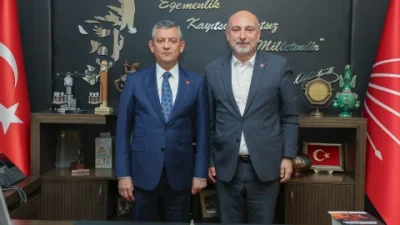 Hopa Belediye Başkanı Dr. Utku Cihan ve beraberindekiler, CHP Genel