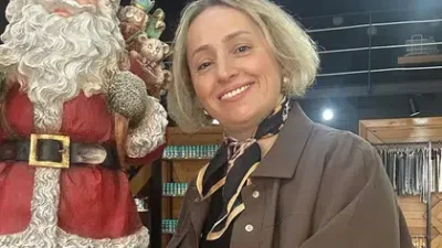 Rizeli iş kadını Aysel Karasoy, İstanbul Kurtköy’deki atölyesinde ahşap, seramik