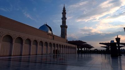 Bu dünya… En fazla 60, 70, bilemedin 100 yıl. Bir