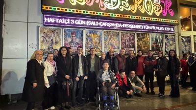 Rize'de özel gereksinimli bireyler, kendileri gibi özel gereksinimli bir bireyin