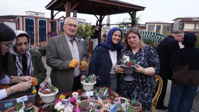 Yıllarca öğrenci yetiştiren Rize,de ki emekli öğretmenler, bu kez çocukları