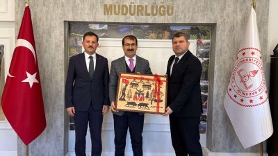 Batum Türk Okulu Müdürü Ali Özdemir ve Müdür Yardımcısı Kadir