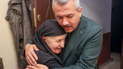 Memleketi Rize'de dünyaya gelen ve Rize'de devlet himayesinde büyüyen uzun