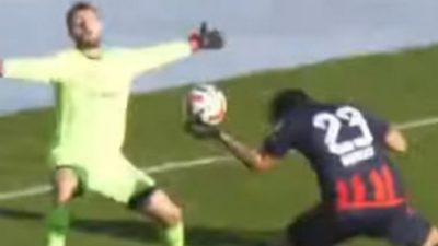 Zonguldak’ta oynanan Zonguldakspor–Pazarspor karşılaşması, maçın önüne geçen hakem kararlarıyla gündeme