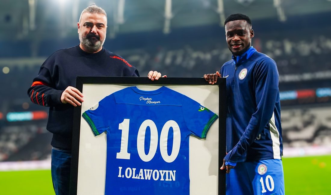 Yeşil-mavi forma altında 100 resmi maça çıkarak kulüp tarihine adını