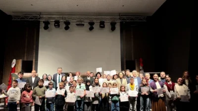 Güneysu'da, Aheng-i İslam Derneği tarafından düzenlenen tiyatro etkinliği, aile yapısı