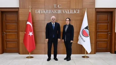 Diyarbakır’da bulunan Çaykur Bölge Müdürlüğüne Rize Çamlıhemşin fabrika müdürü Fatma