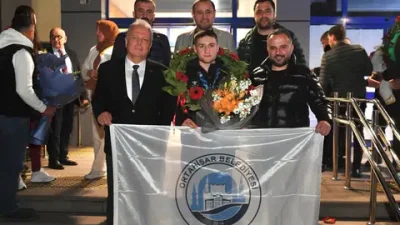 U-23 Avrupa Boks Şampiyonası'nda gümüş madalya kazanan Mehmethan Çınar ile