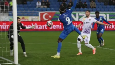 Süper Lig'in 16. haftasında Çaykur Rizespor sahasında Eyüpspor'u 3 golle