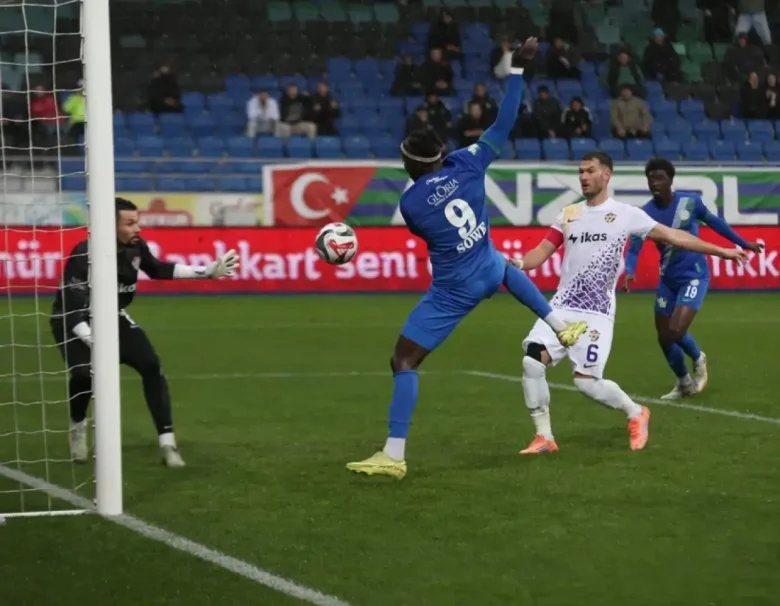 Süper Lig'in 16. haftasında Çaykur Rizespor sahasında Eyüpspor'u 3 golle