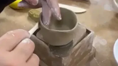 İkizdere Halk Eğitimi Merkezi, bugün Seramik Şekillendirme Kursu'nu başlattı. Feyzanur