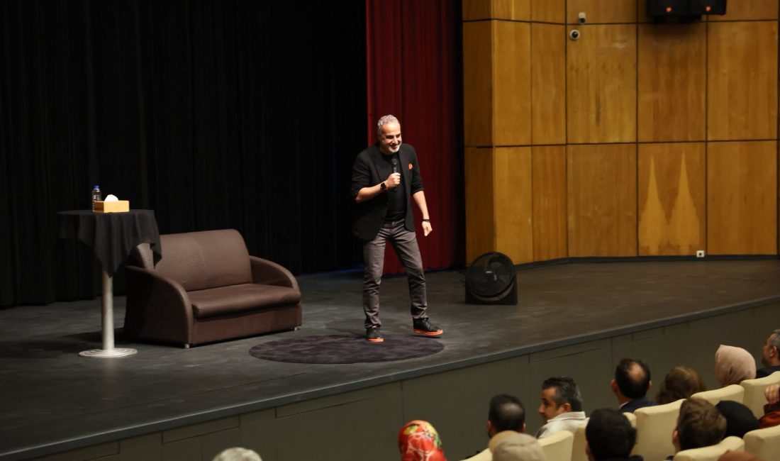 Sunucu ve yazar Bekir Develi, Fânî But Funny isimli stand-up